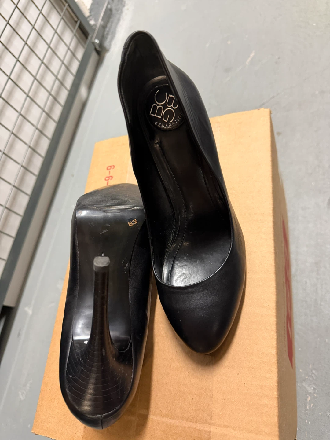 BCBGMAXAZRIA Black Leather Pumps Heels - photo 2