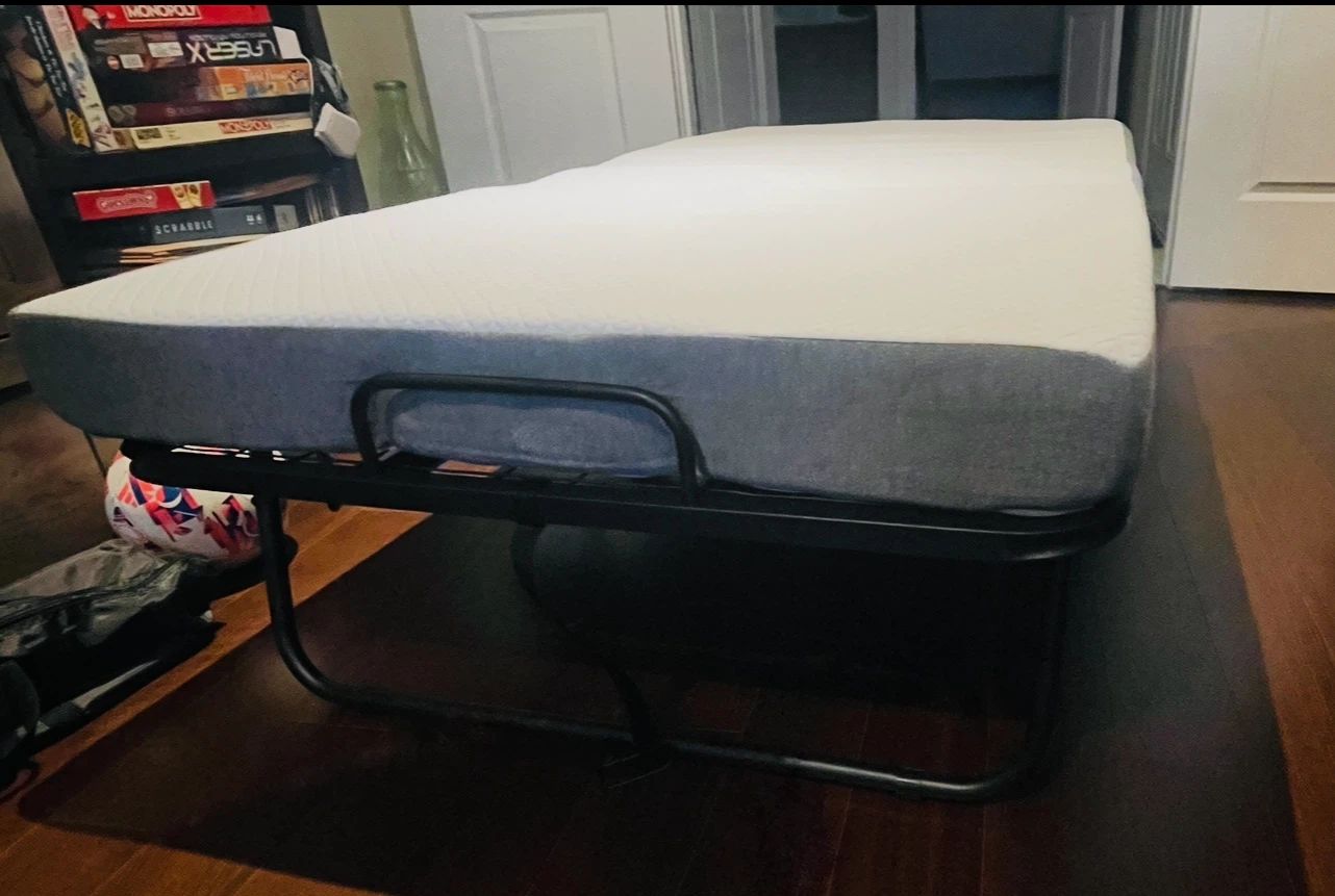 Portable Foldable Bed with Mattress with cover almost new - photo 3