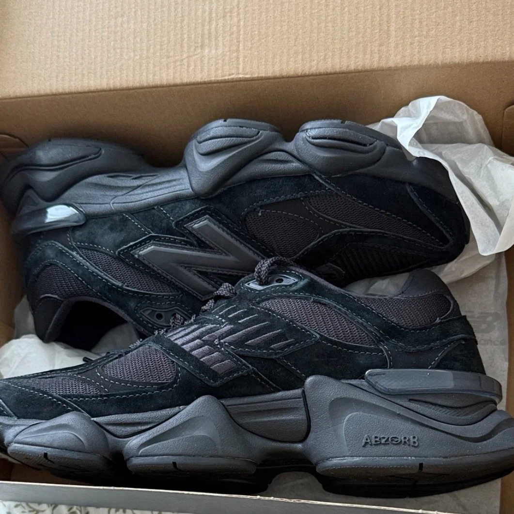 New Balance 9060 All Black Sneakers