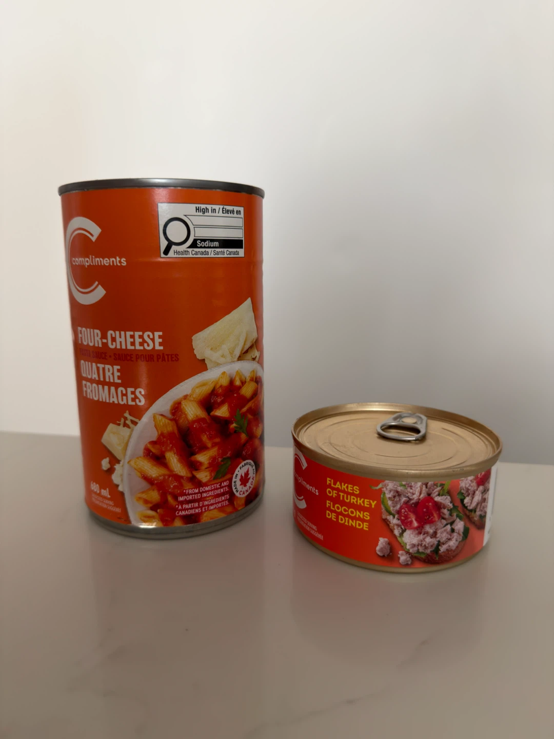 Compliments Four Cheese Pasta Sauce & Flakes of Turkey