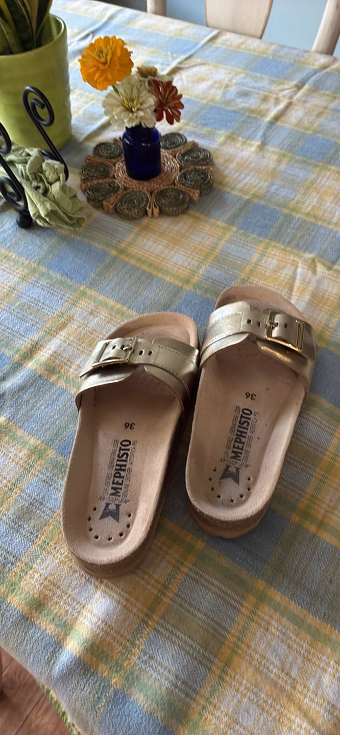 Mephisto Gold Leather Sandals - Size 36