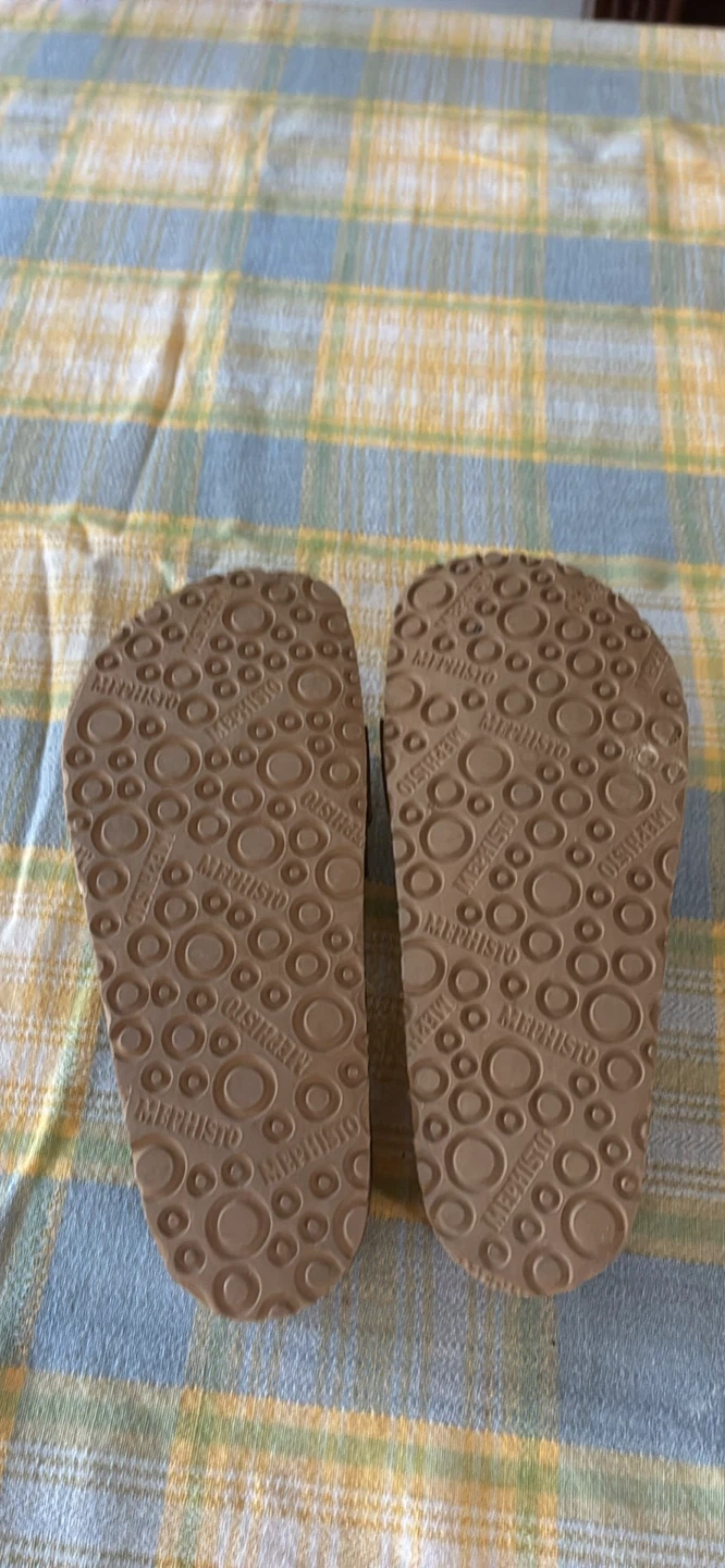 Mephisto Gold Leather Sandals - Size 36 - photo 3