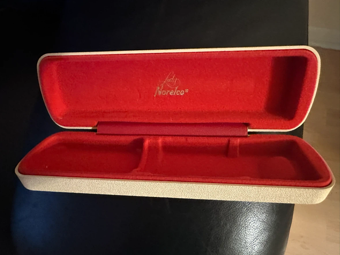 Lady Norelco HP 2110 Electric Shaver Set with Case - photo 5