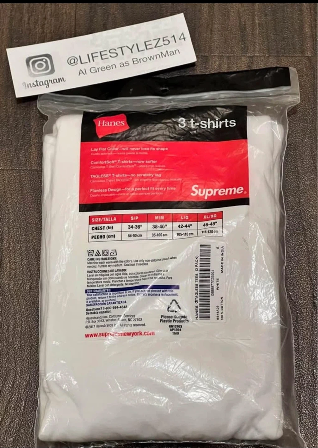 Supreme x Hanes 3-Pack Tagless T-Shirts - photo 2