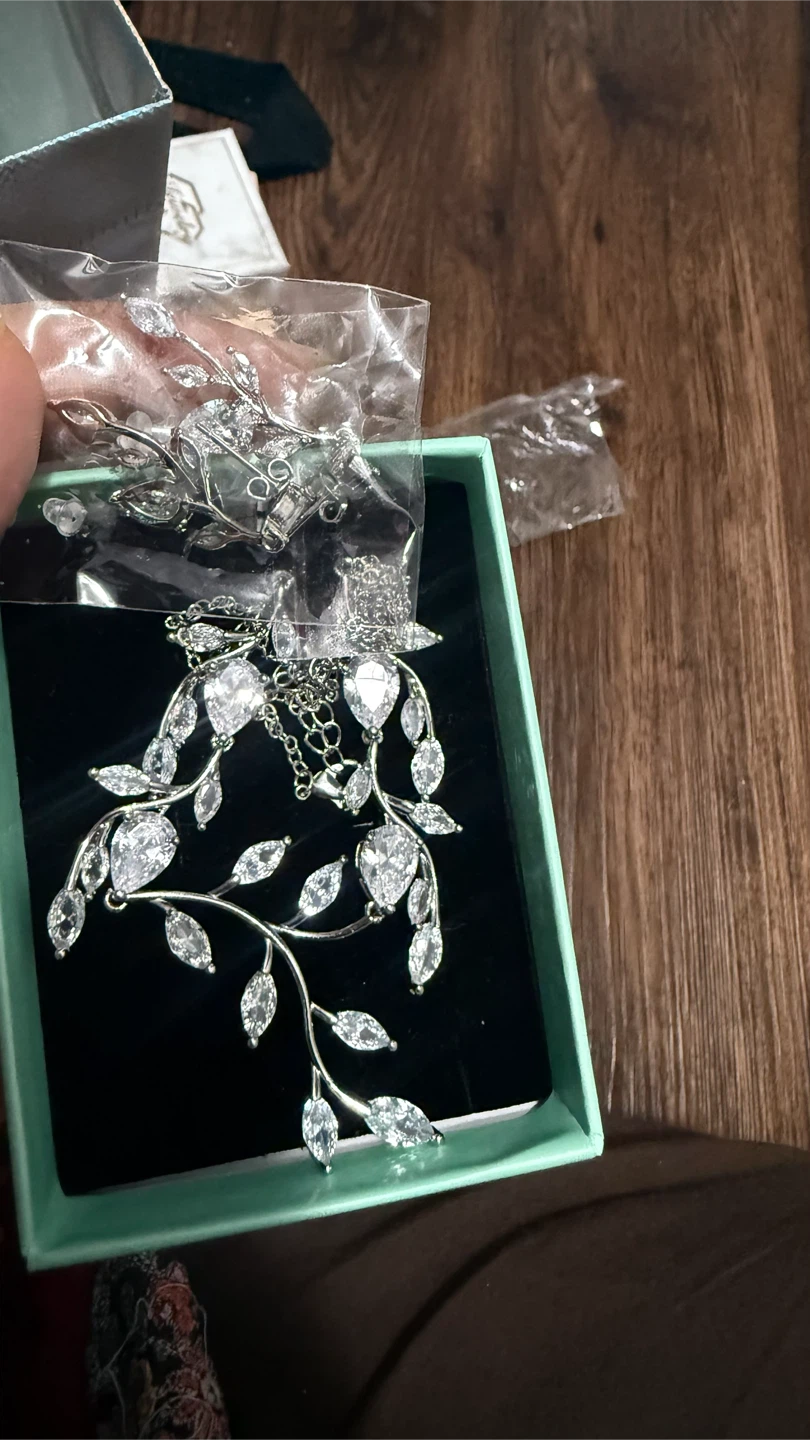 Silver Leaf and Crystal Necklace Set