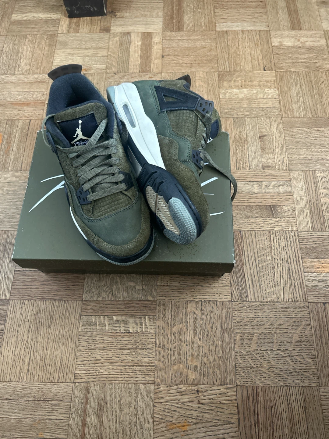 Air Jordan 4 Retro SE Craft GS "Medium Olive"