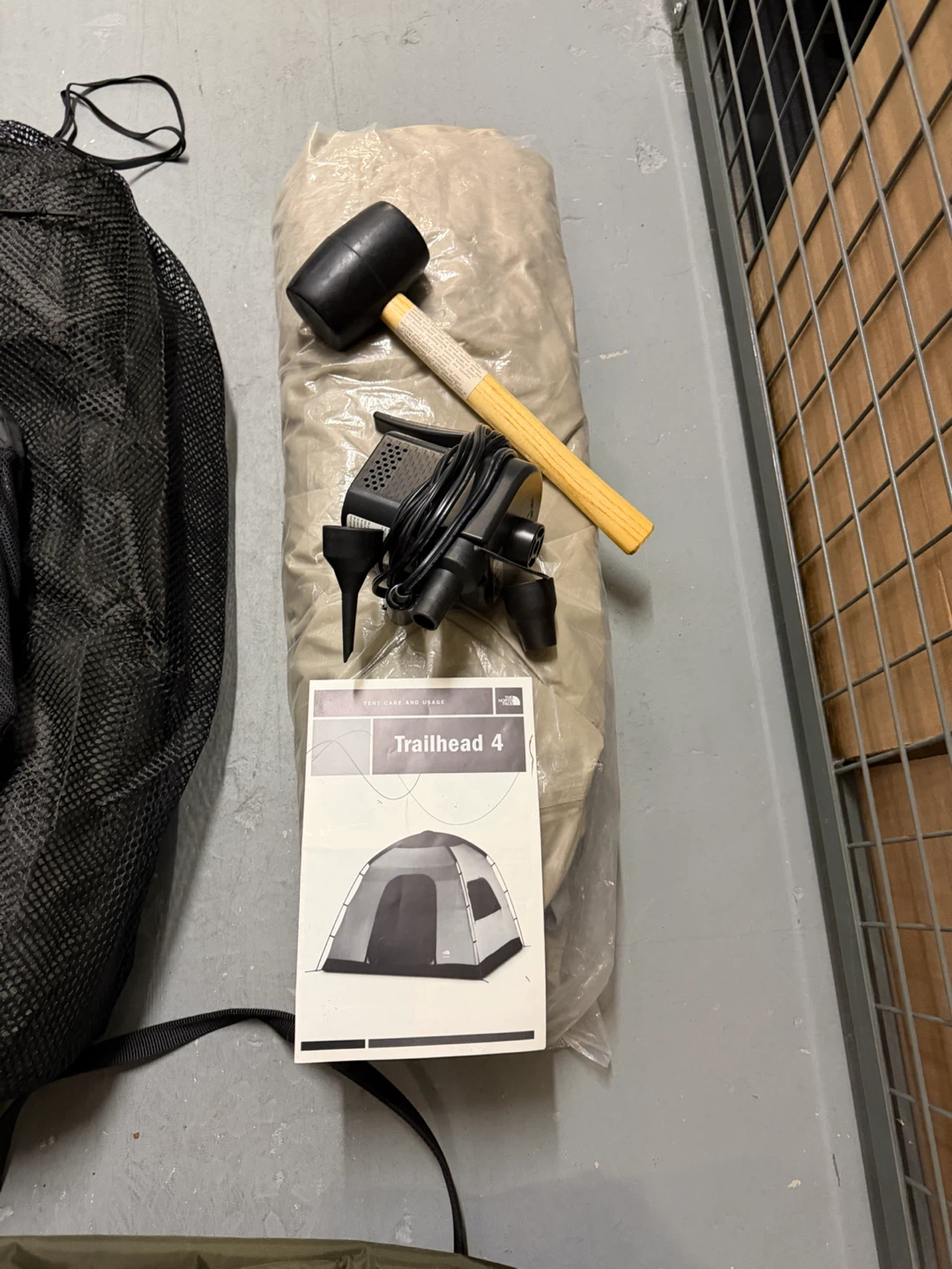 The North Face Trailhead 4 Tent - photo 4