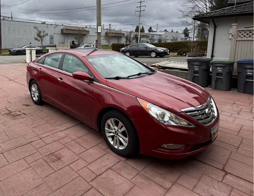 Hyundai Sonata 2011 - photo 2