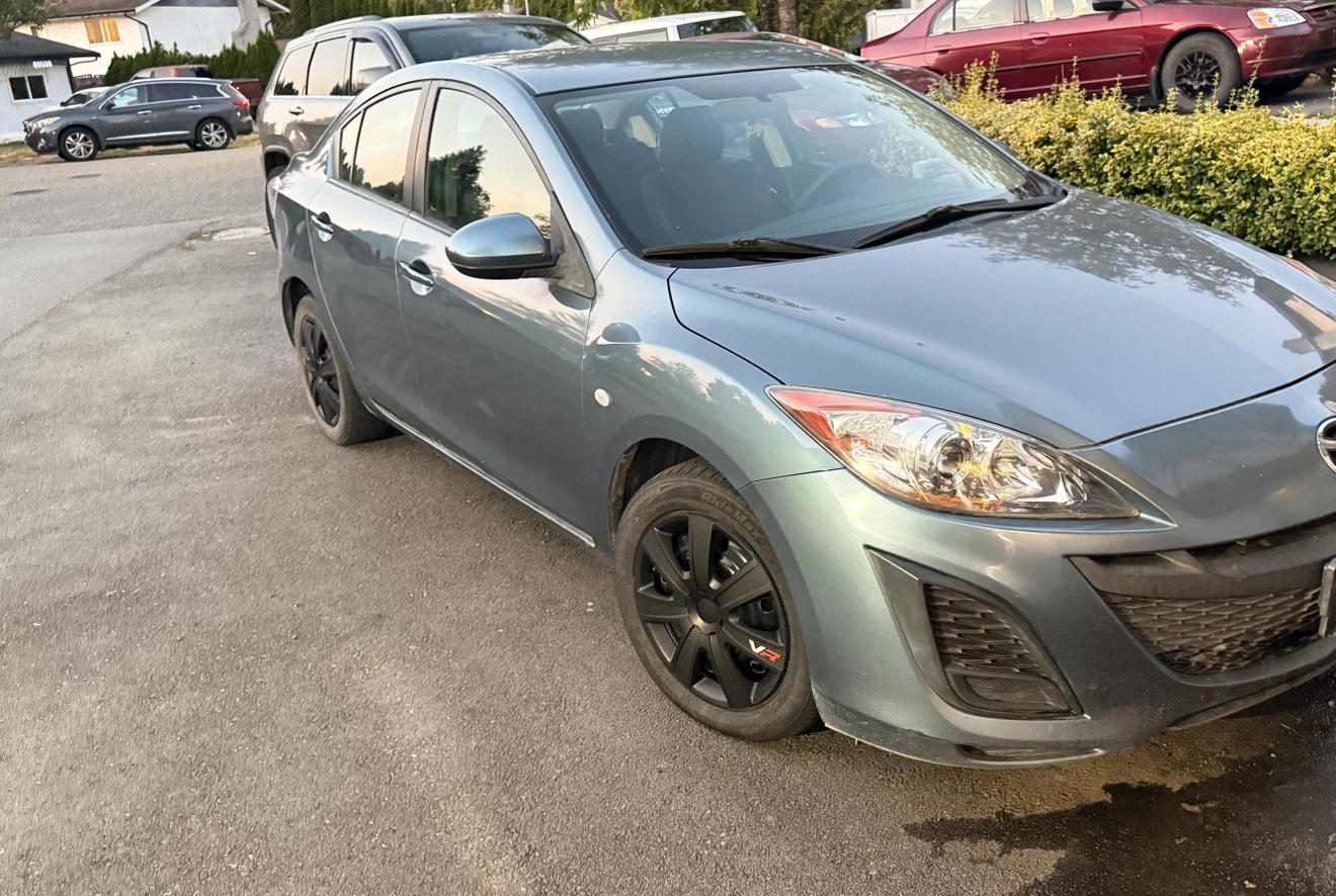 Mazda 3 Sedan - photo 2