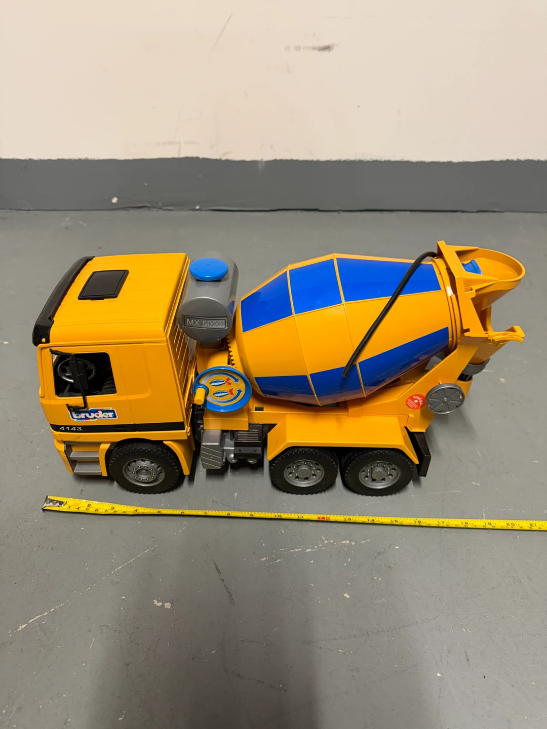 Bruder Cement Mixer Truck - photo 3