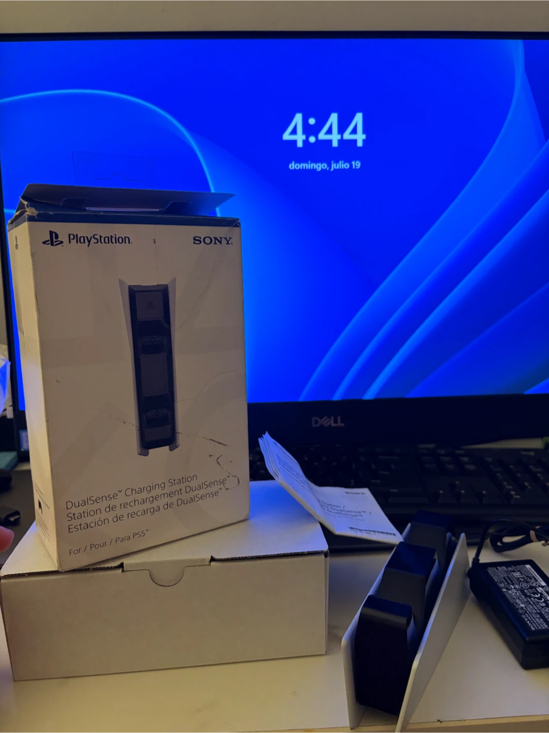 Sony PlayStation DualSense Charging Station for PS5 - photo 2