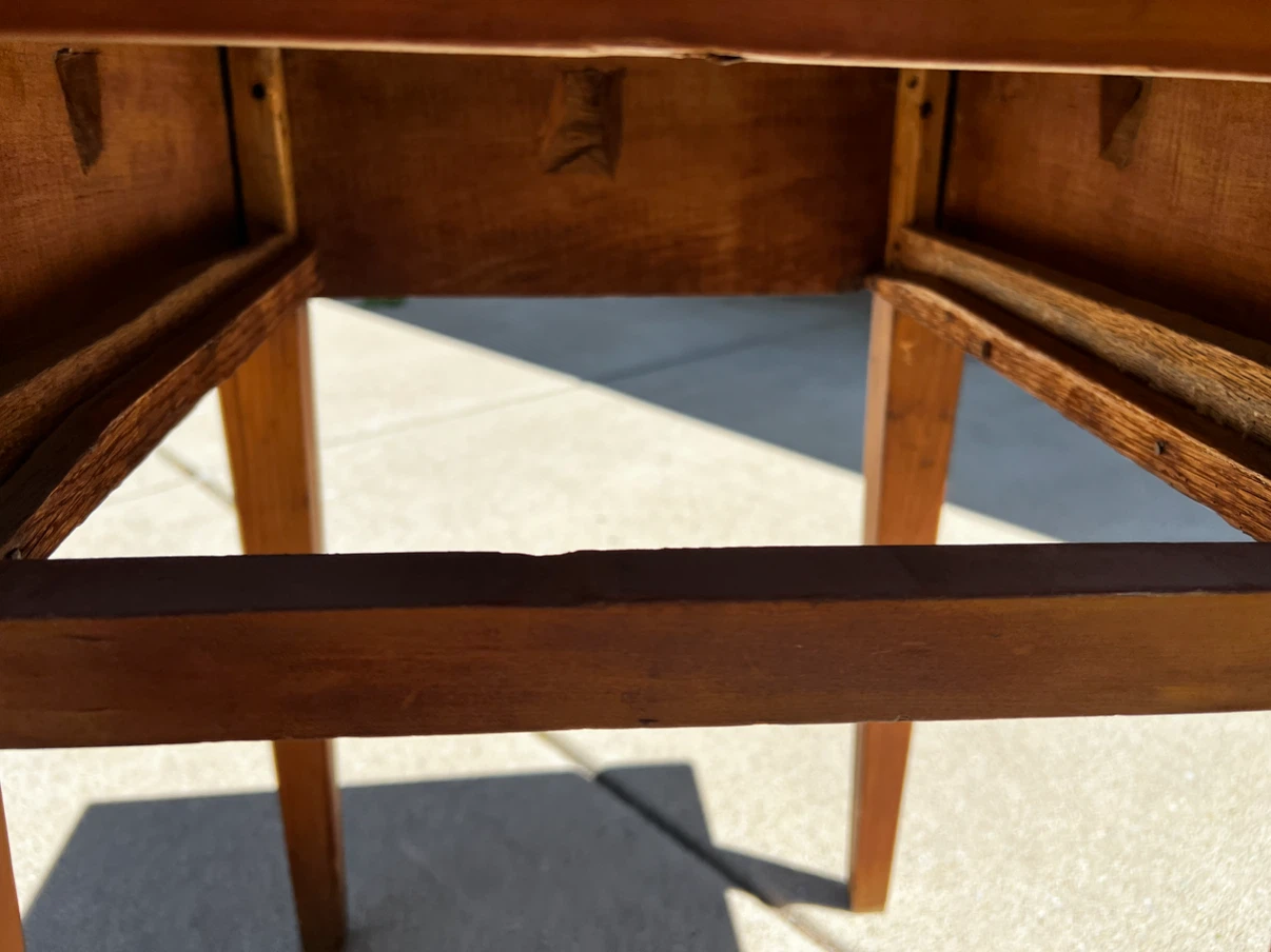19th-century Early American Primitive Side Table - photo 5