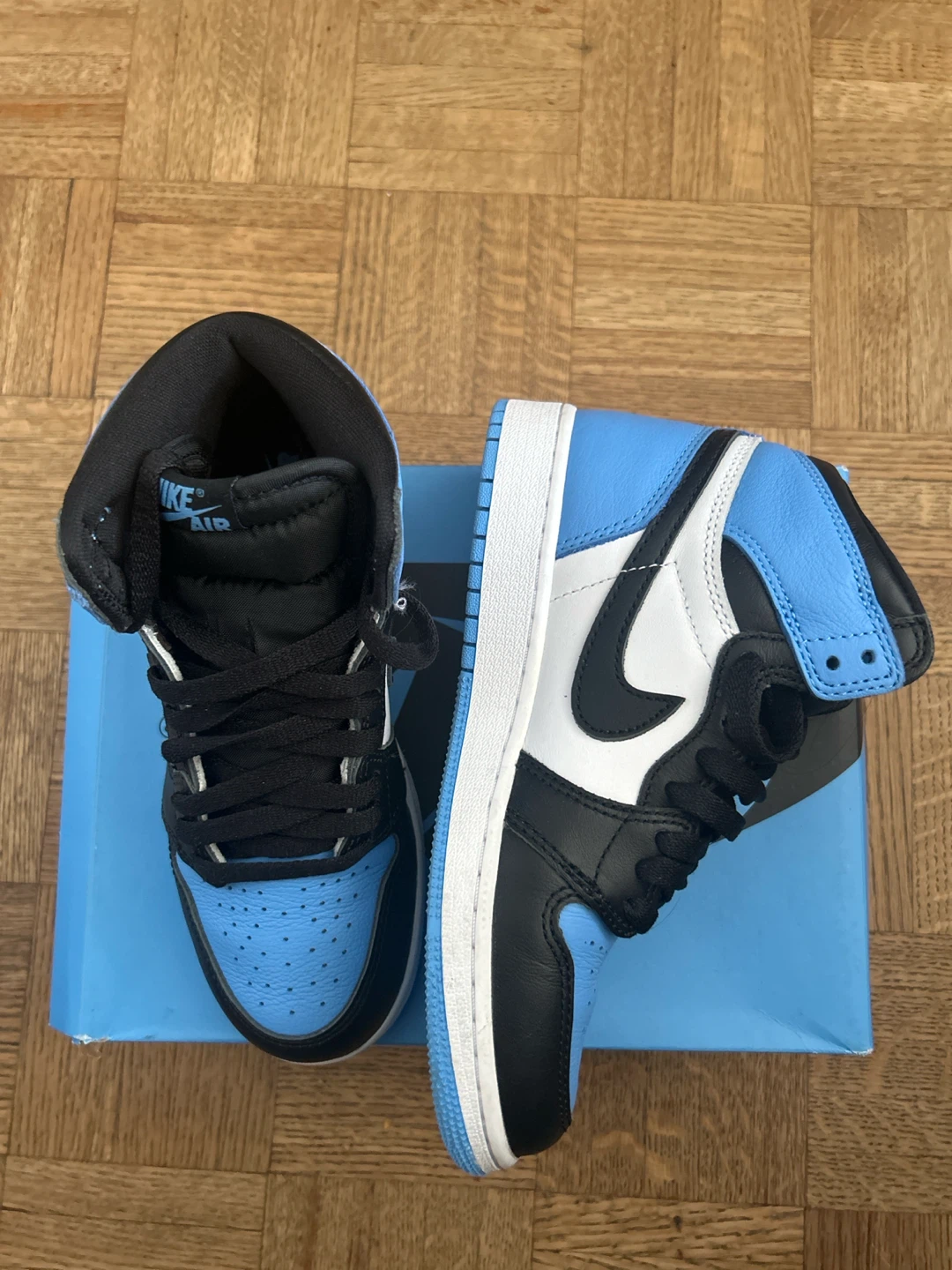 Nike Air Jordan 1 Retro High OG University Blue 4Y