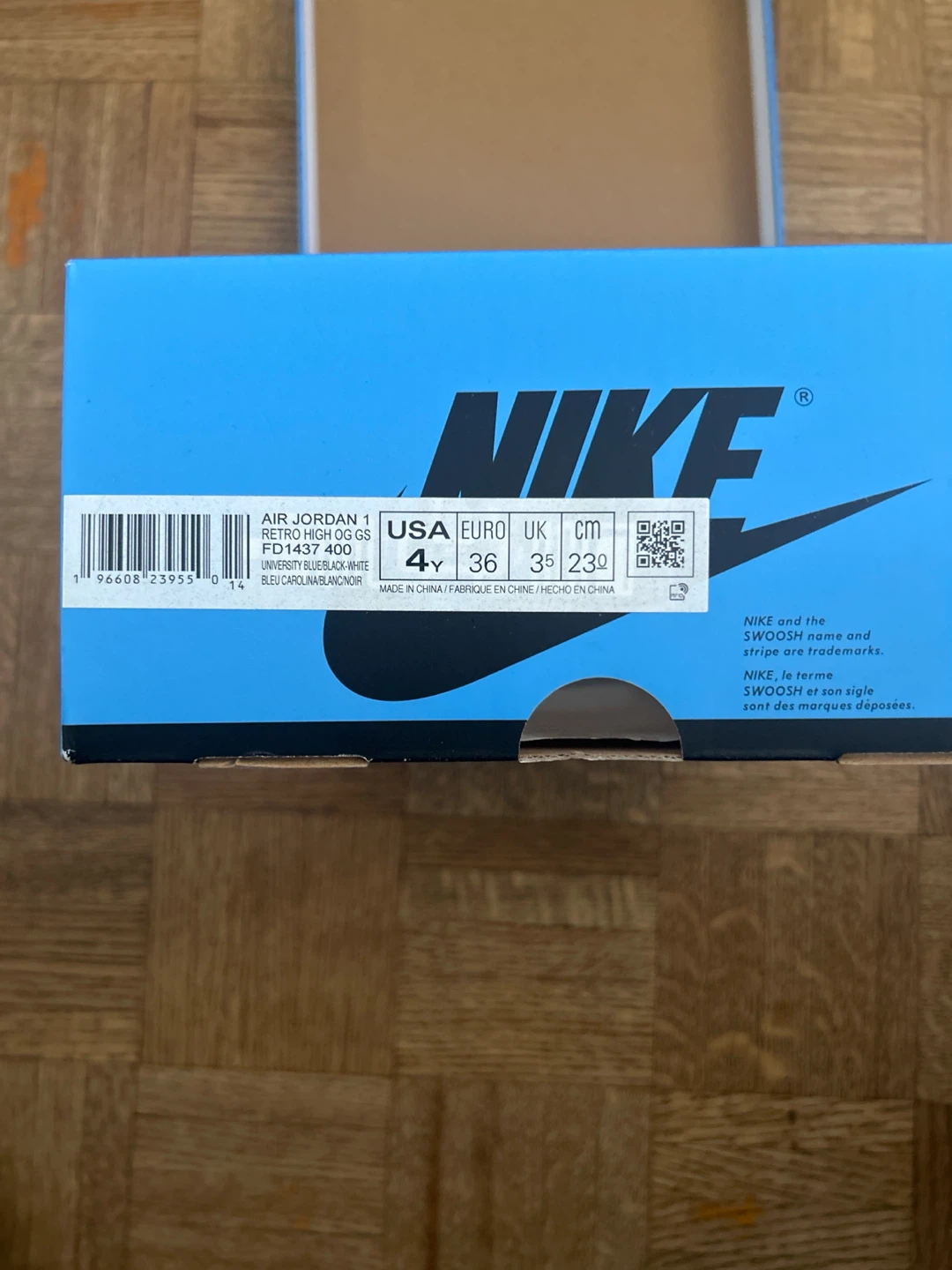 Nike Air Jordan 1 Retro High OG University Blue 4Y - photo 3