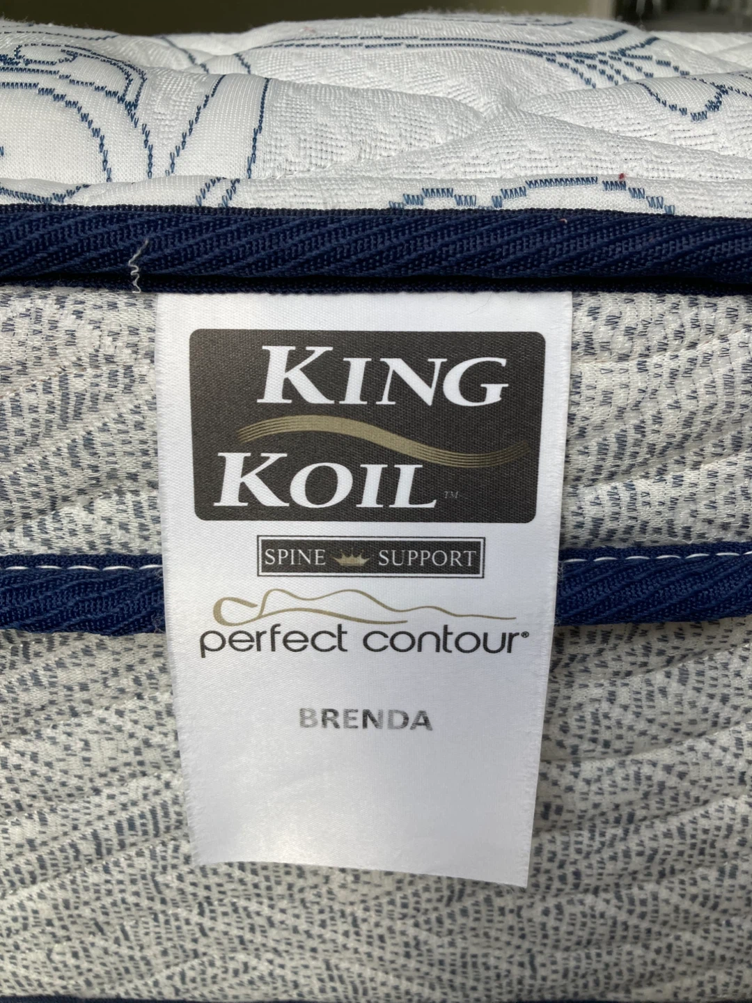 Queen size mattress, King Koil brand - photo 3