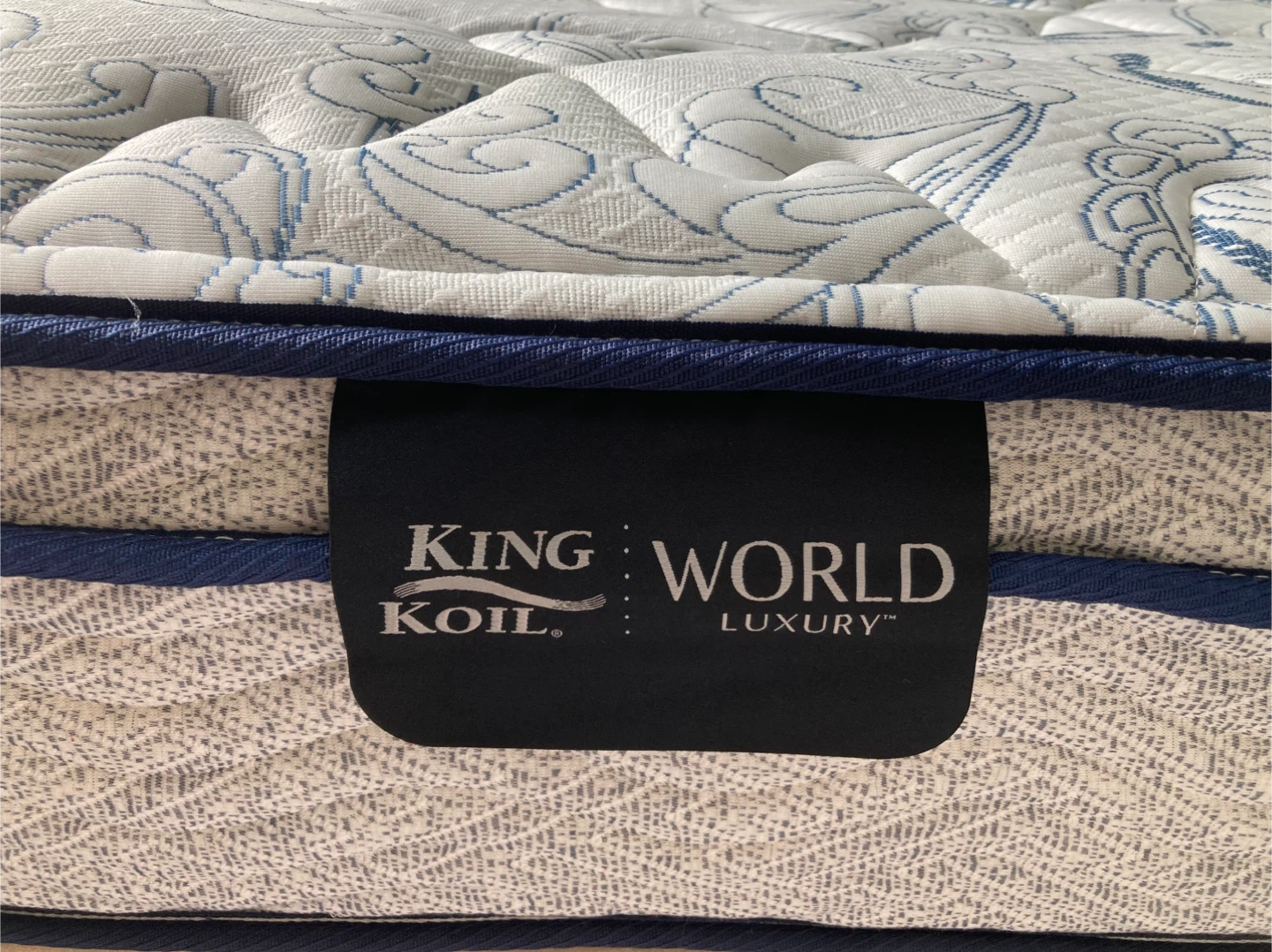 Queen size mattress, King Koil brand - photo 4