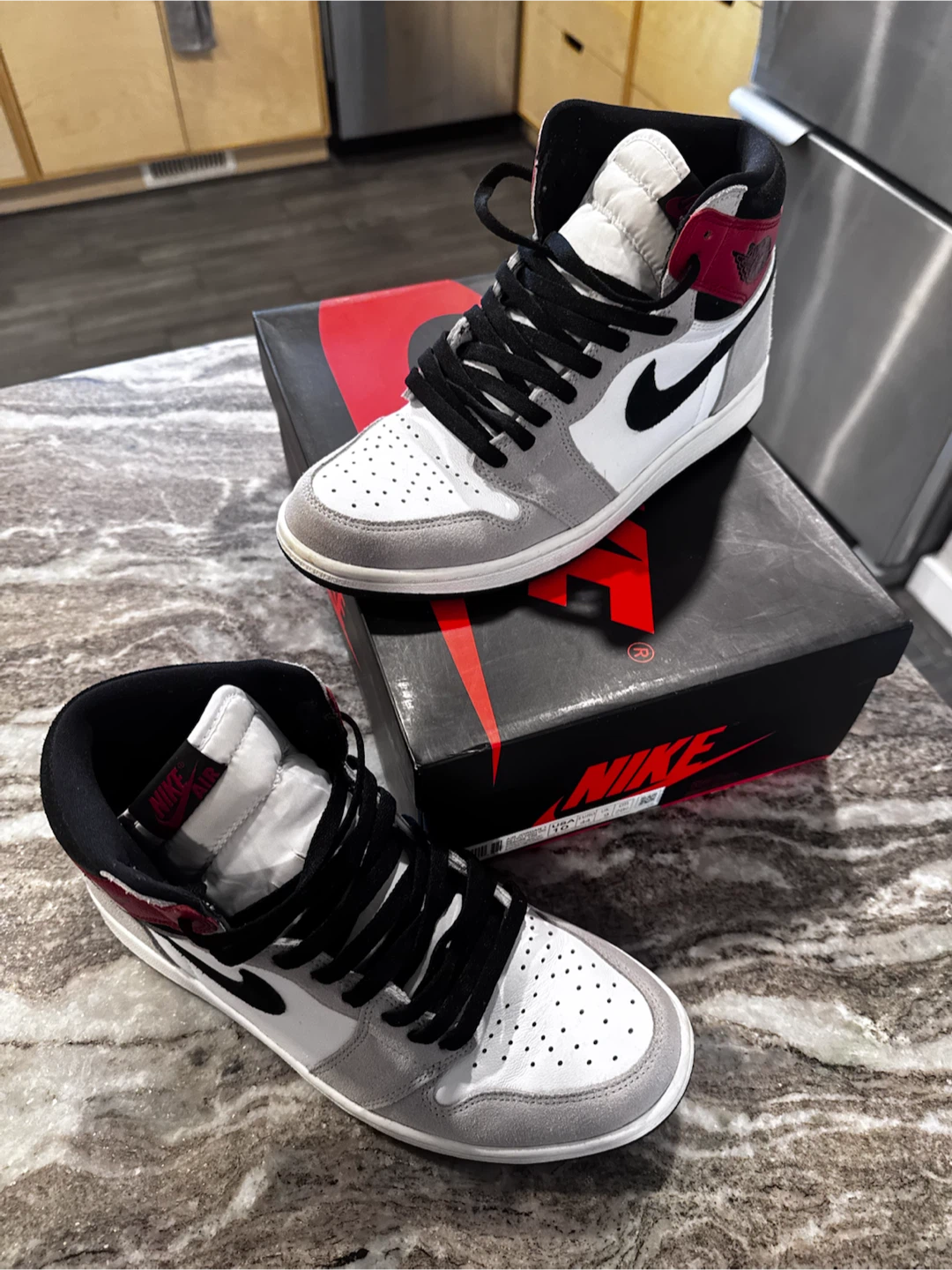 Air Jordan 1 Retro High OG “Smoke Grey” Size 10