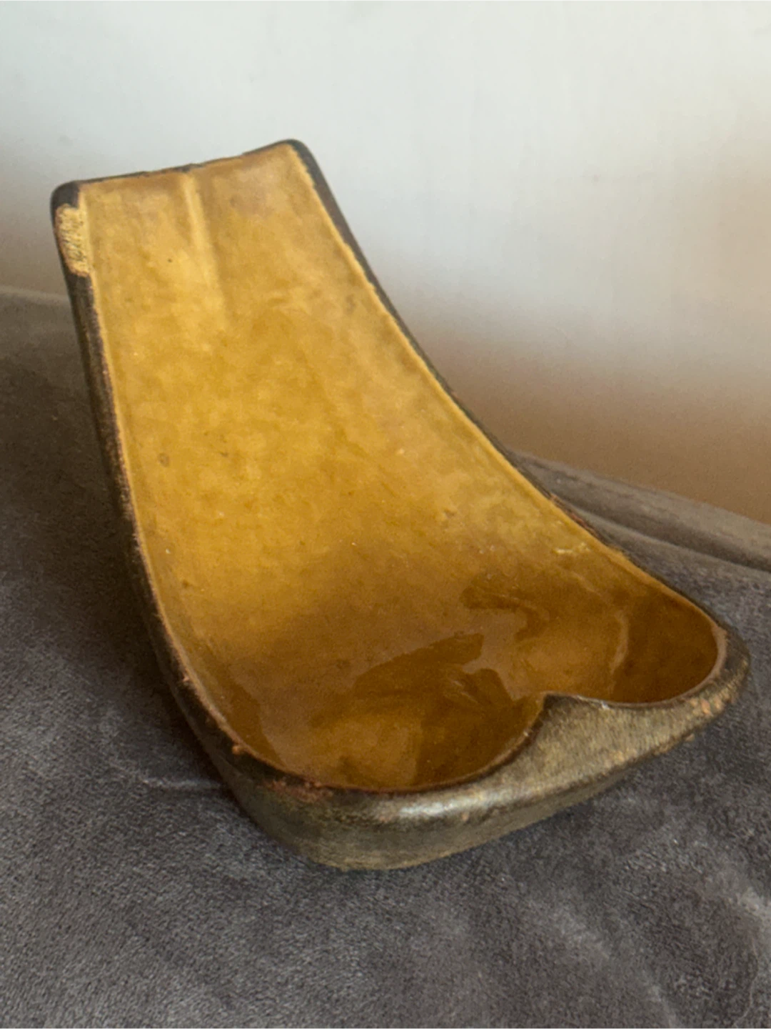 Mid century Italian ceramic and Leather pipe rest - photo 2