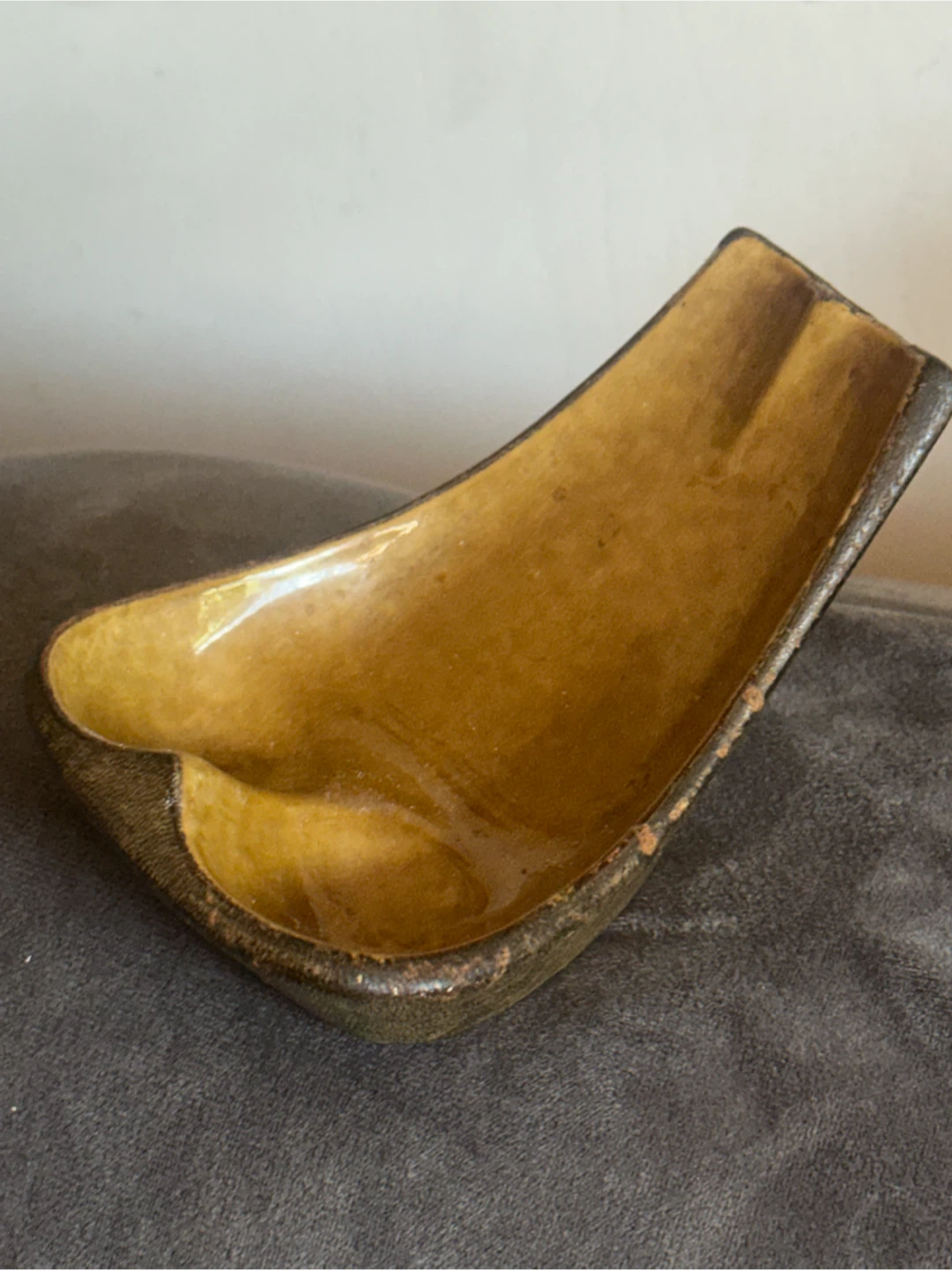 Mid century Italian ceramic and Leather pipe rest - photo 3