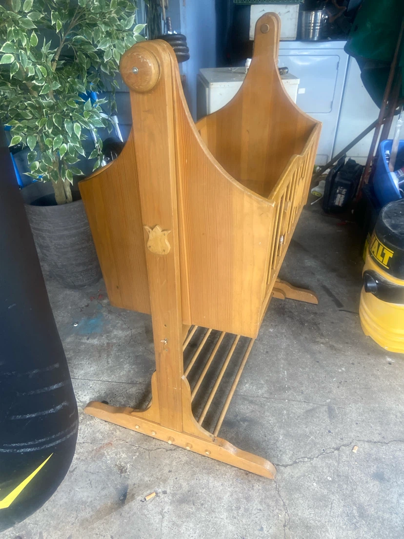 Vintage Wooden Baby Cradle - photo 2