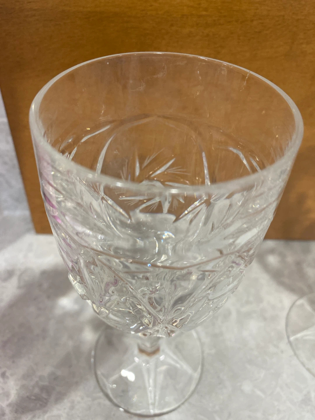 Set of 4 Etched Crystal Wine Glasses - photo 2