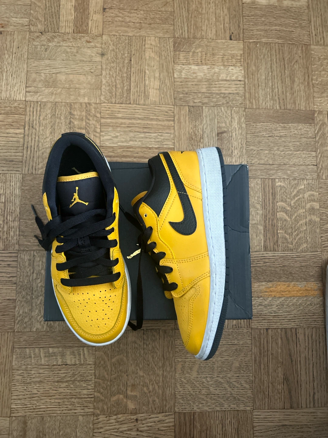 Jordan 1 Low GS Sneakers - University Gold/Black/White - Size 4Y
