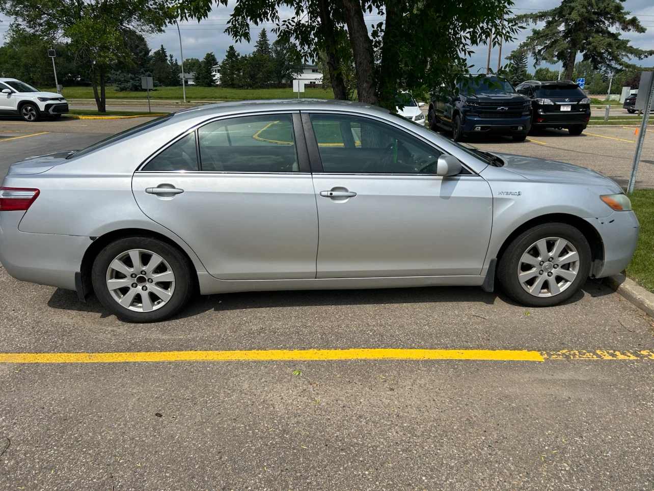 Silver Toyota Camry Hybrid Sedan - photo 2