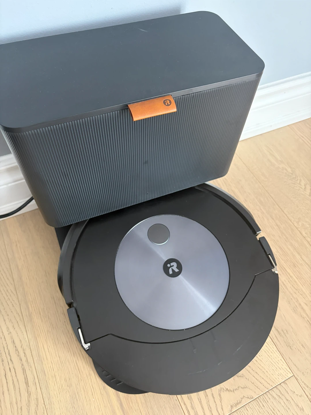 iRobot Roomba Combo j7+ with Self-Emptying Base