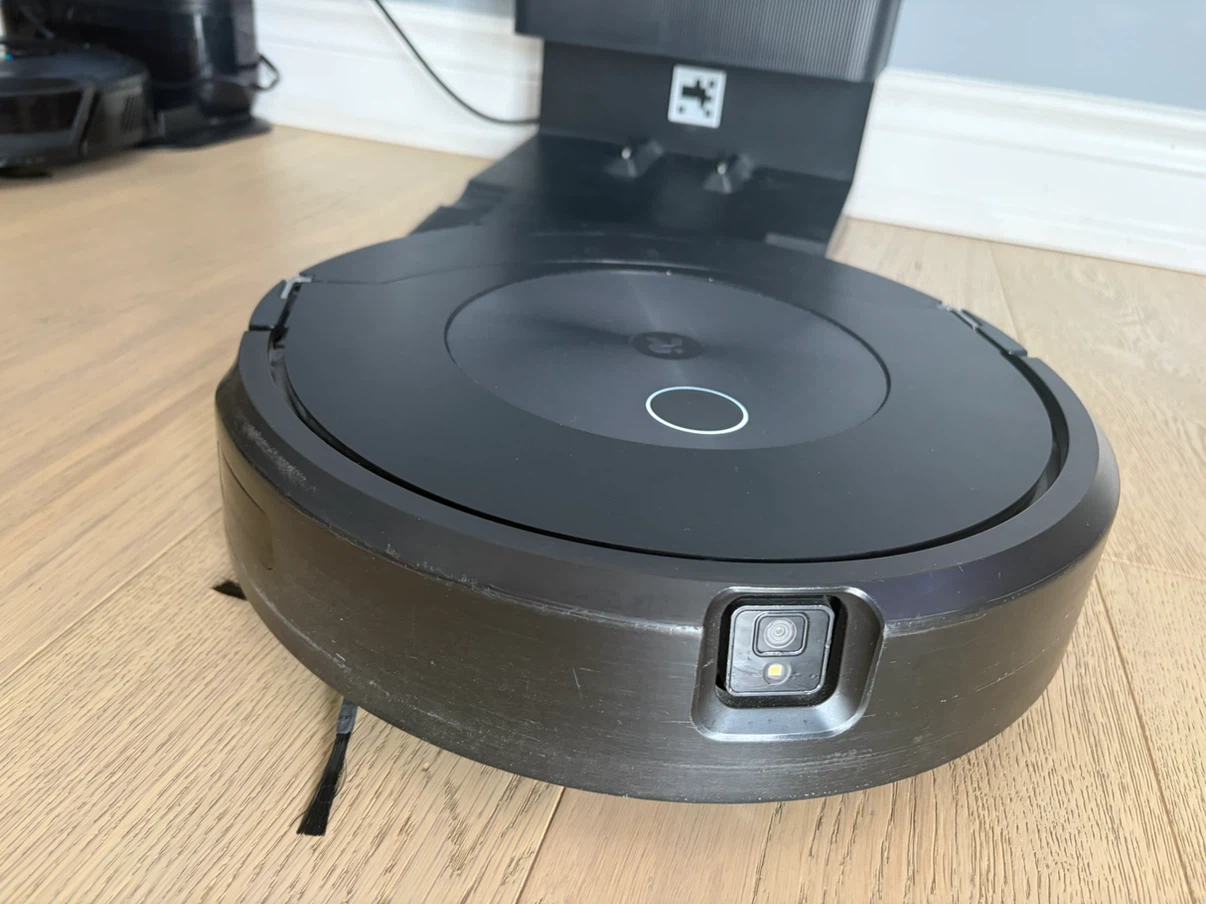 iRobot Roomba Combo j7+ with Self-Emptying Base - photo 5