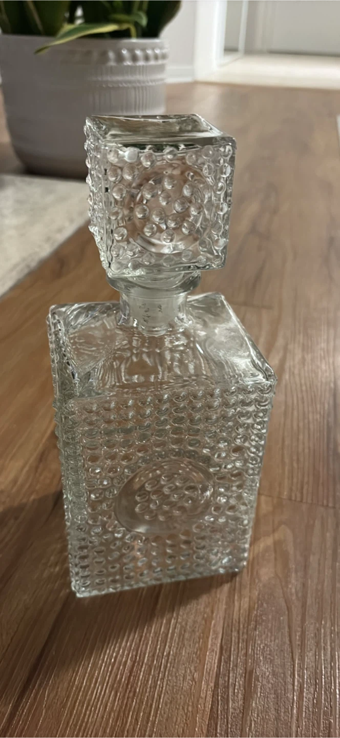 Clear Textured Glass Decanter with Stopper