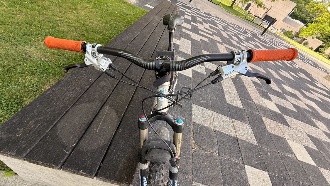 Specialized Mountain Bike size medium - photo 3