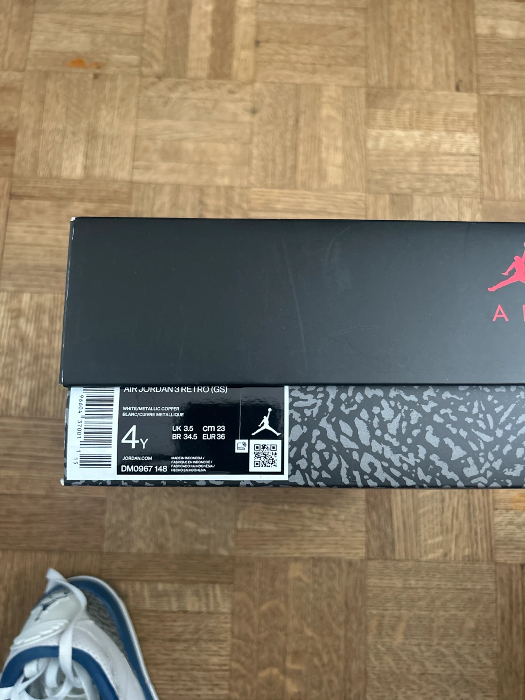 Air Jordan 3 Retro (GS) White/Metallic Copper - photo 3