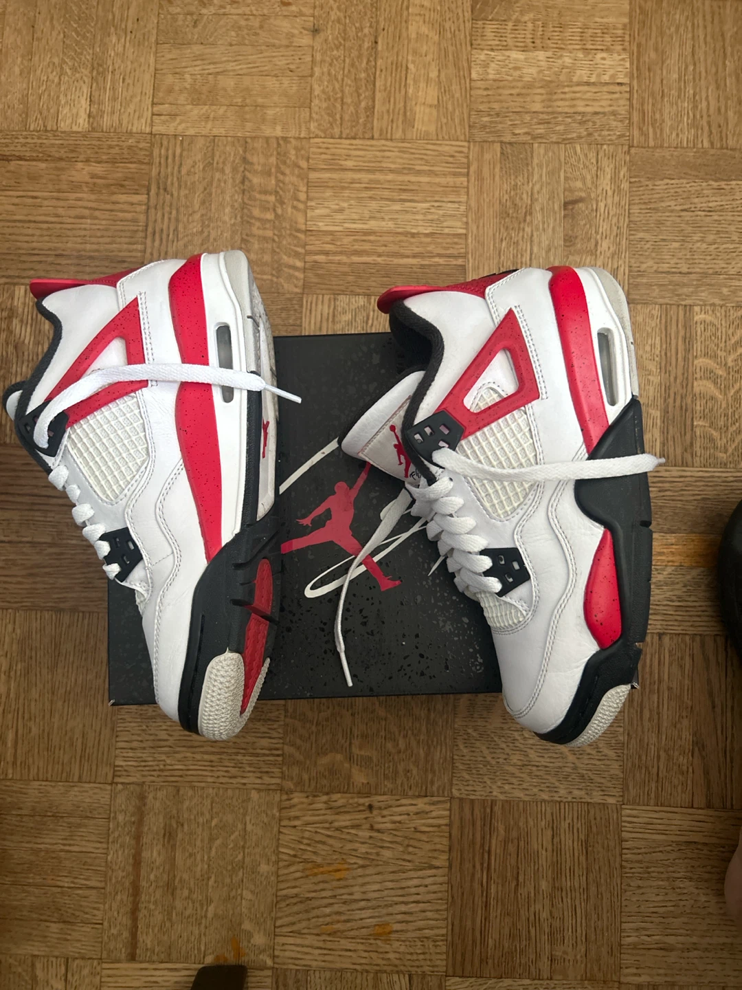 Air Jordan 4 Retro (GS) White Fire Red Black Sneakers - photo 2