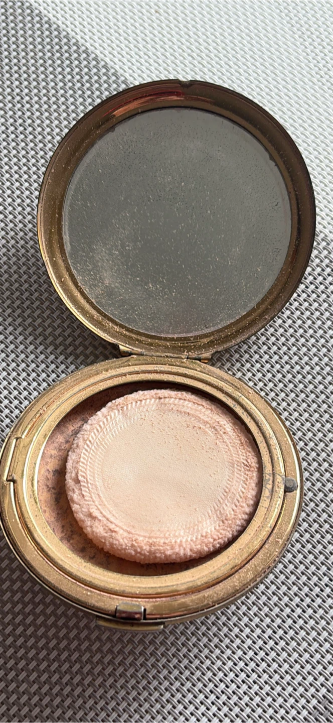 Vintage Floral Powder Compact - photo 4