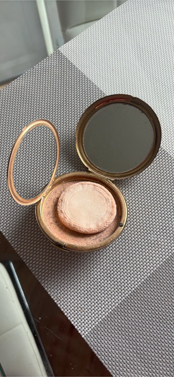 Vintage Floral Powder Compact - photo 5