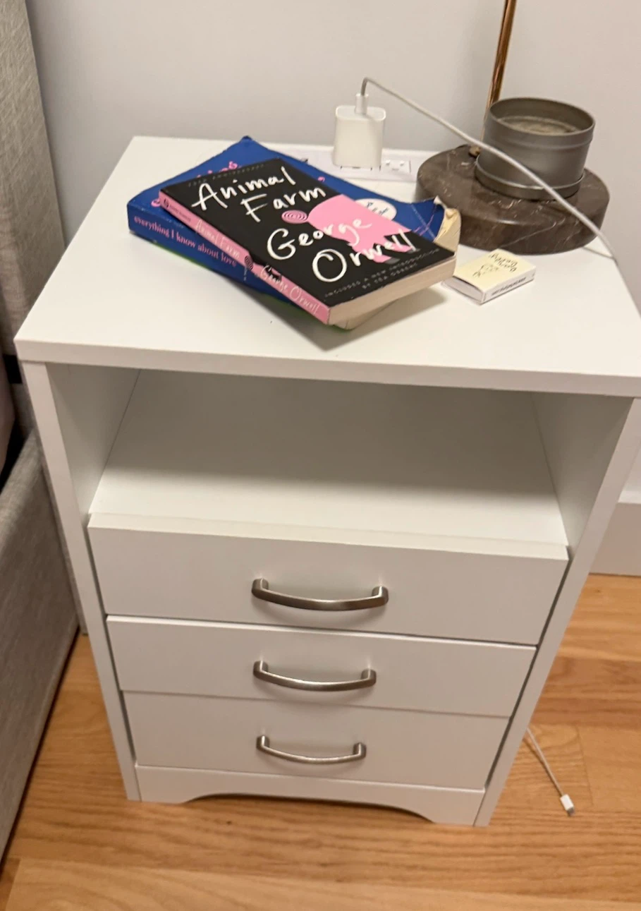 White 3-Drawer Nightstand with Outlets - photo 3