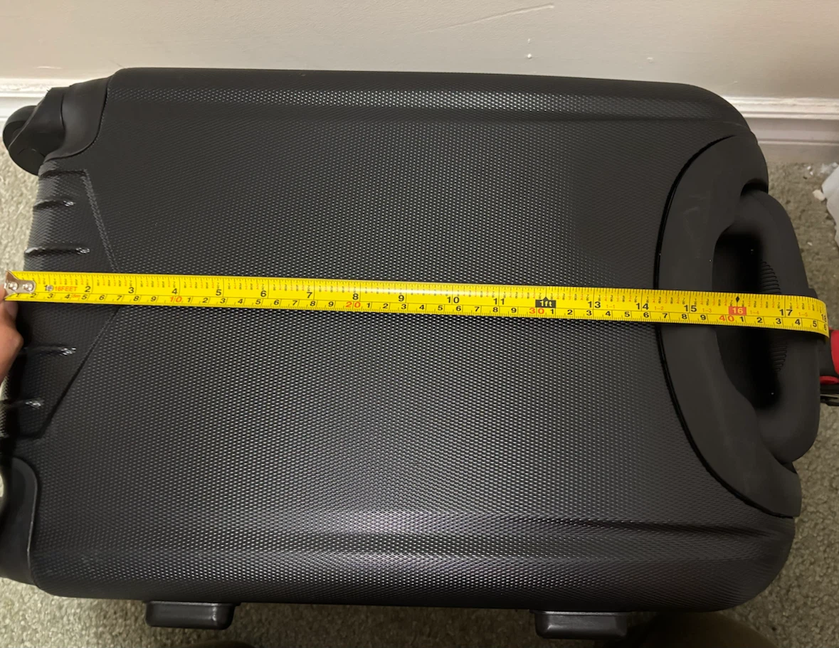 IT Luggage 21" Spinner Suitcase - photo 4