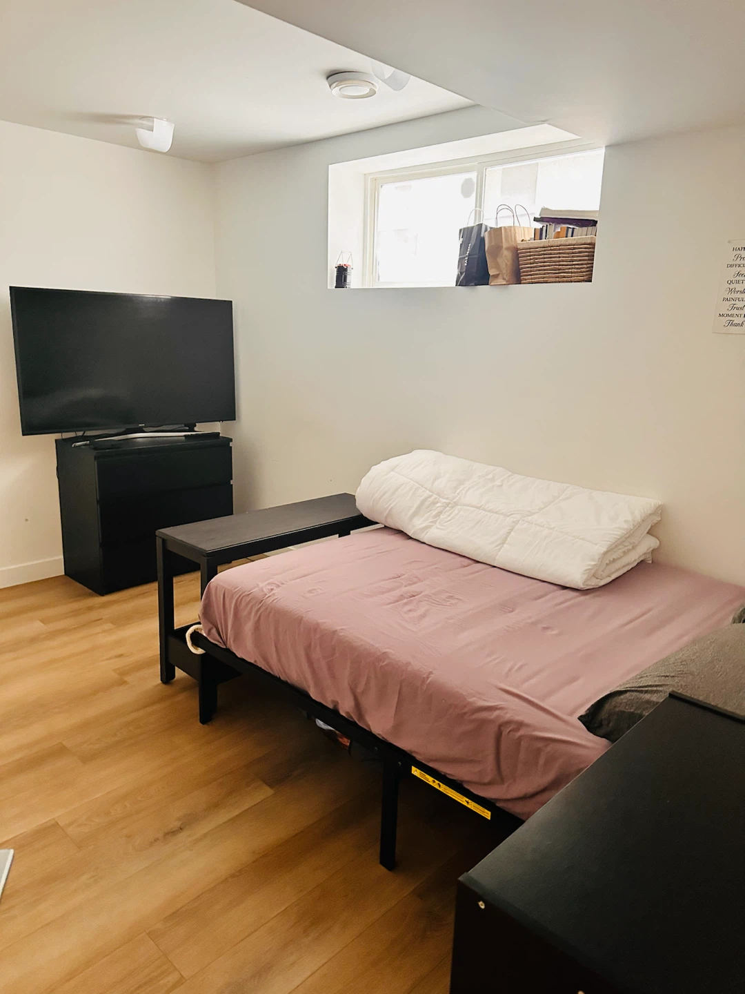 Legal suite for rent - photo 2