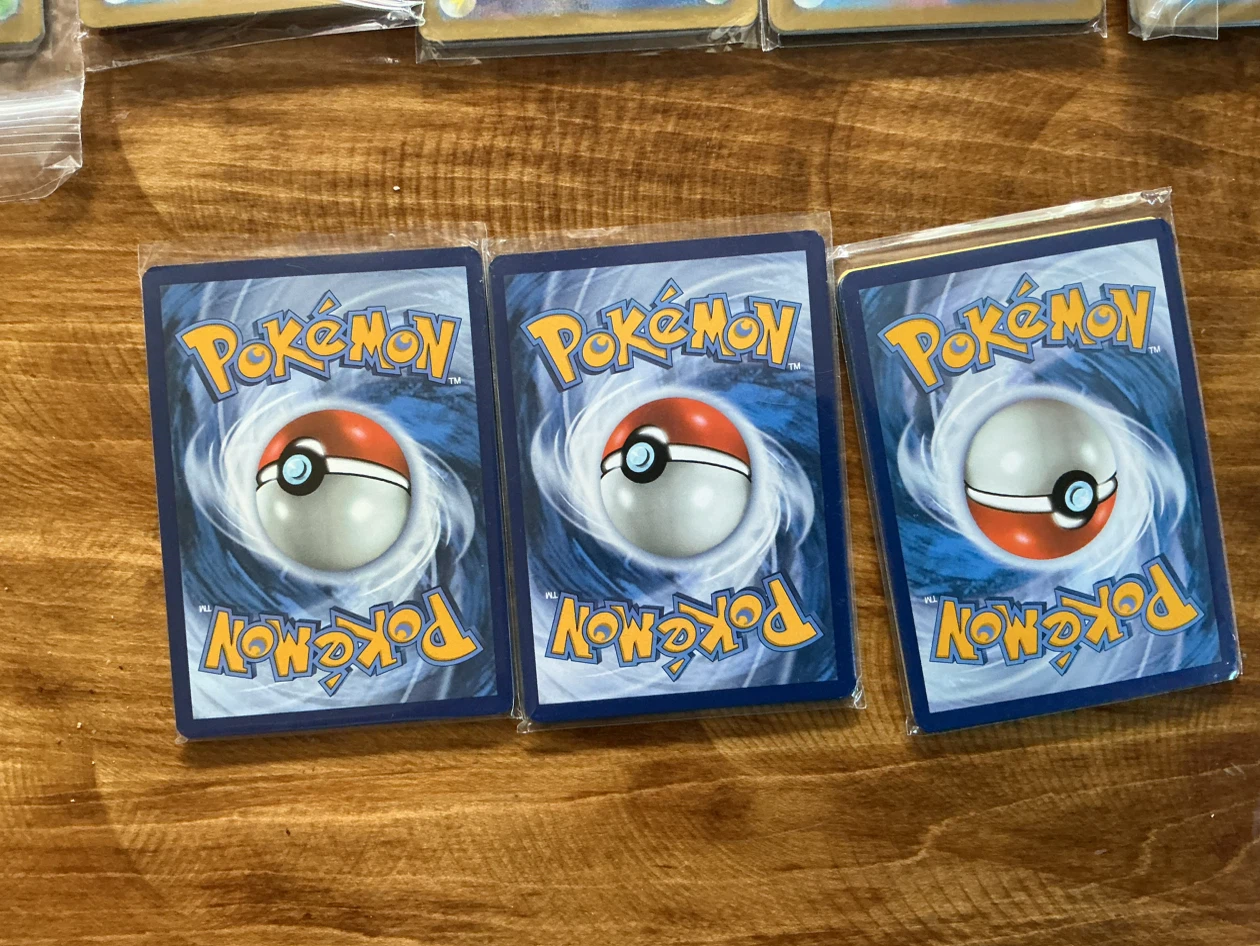 8 Unopened Packages of Pokémon Cards - English & Japanese ! - photo 2