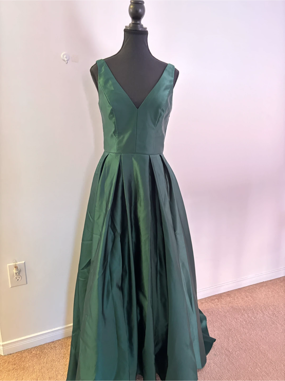 Laura Emerald Green Formal Evening Gown – Size 4