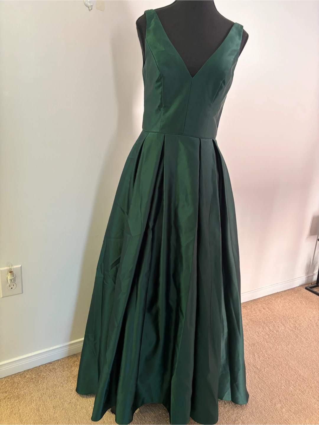 Laura Emerald Green Formal Evening Gown – Size 4 - photo 2