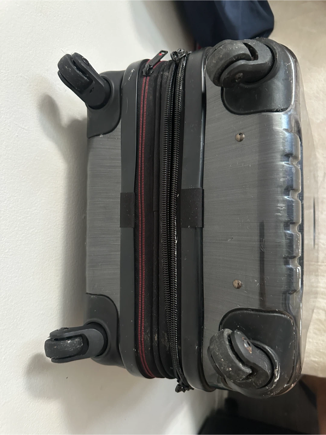 Luggage - photo 2