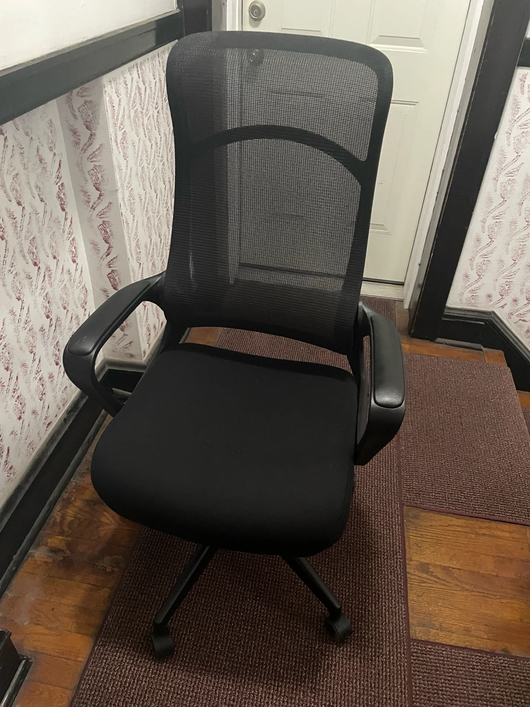 Black Mesh Office Chair - unused