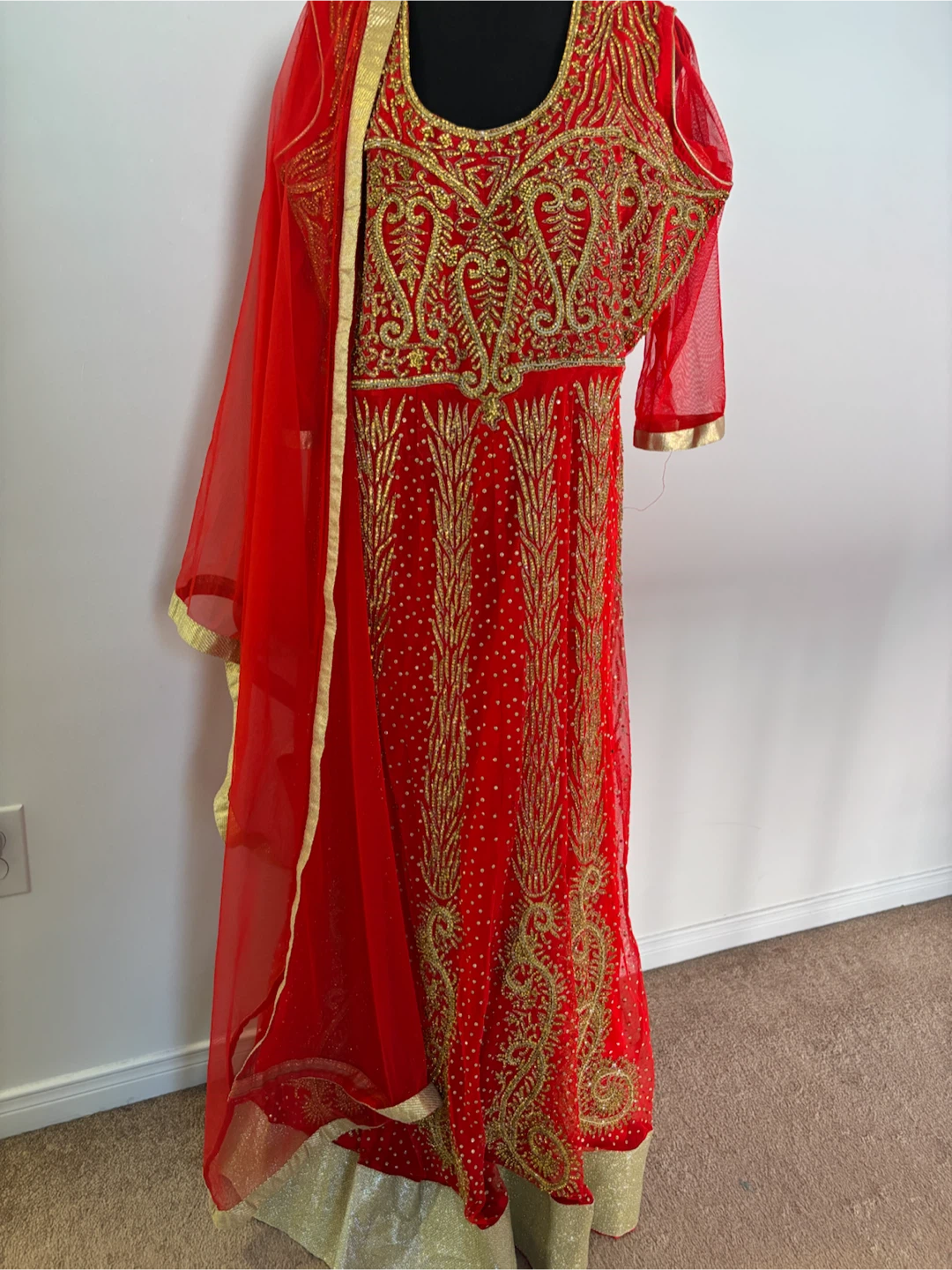 Brand New Red & Gold Indian/Pakistani Party Wear Suit – Size 46