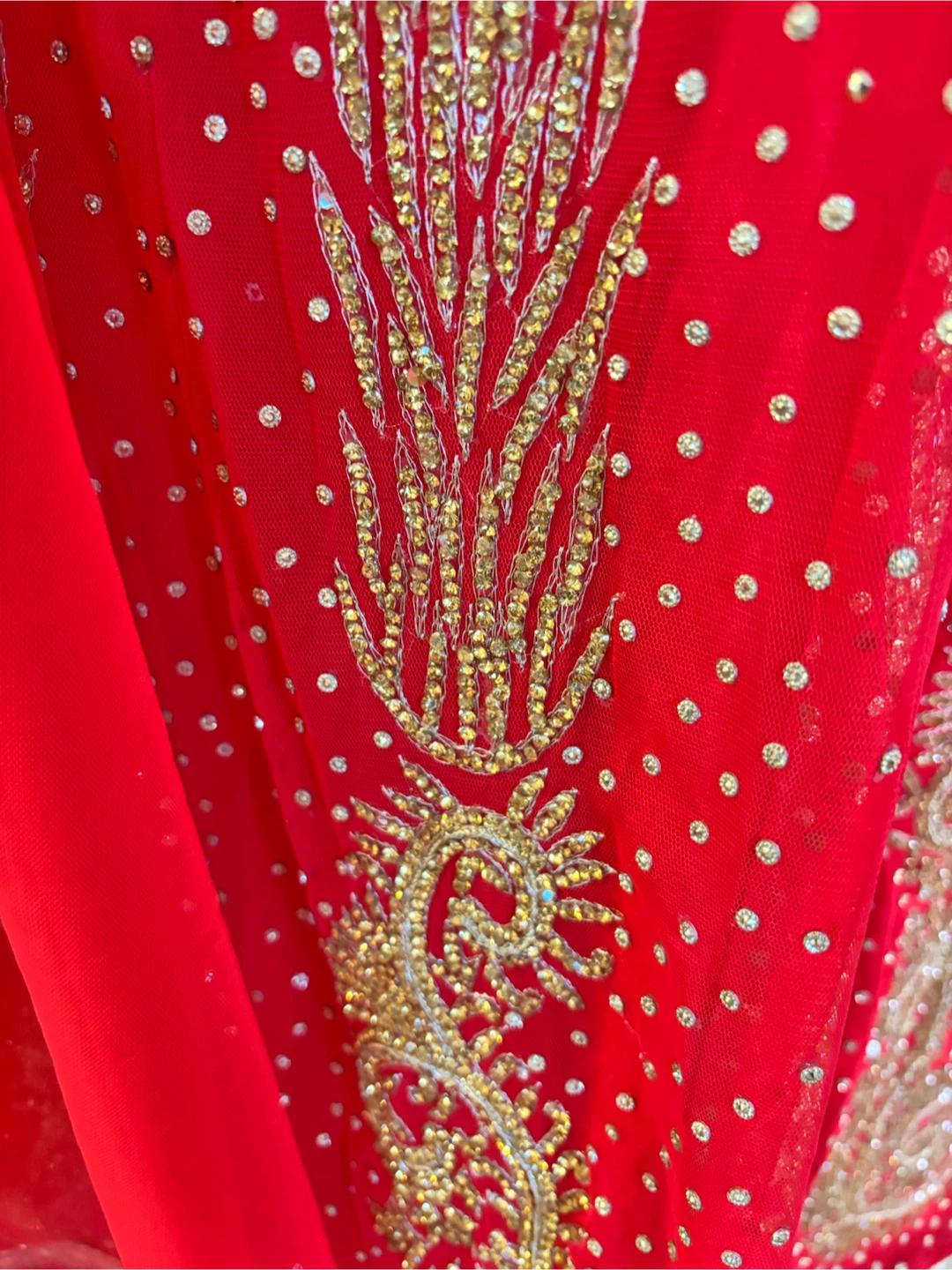 Brand New Red & Gold Indian/Pakistani Party Wear Suit – Size 46 - photo 3