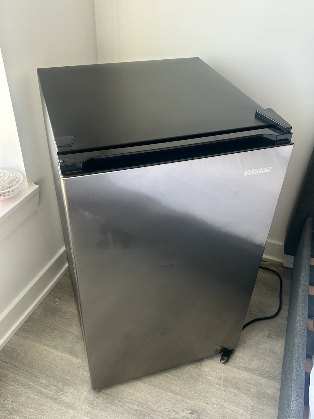 Vissani Mini Fridge