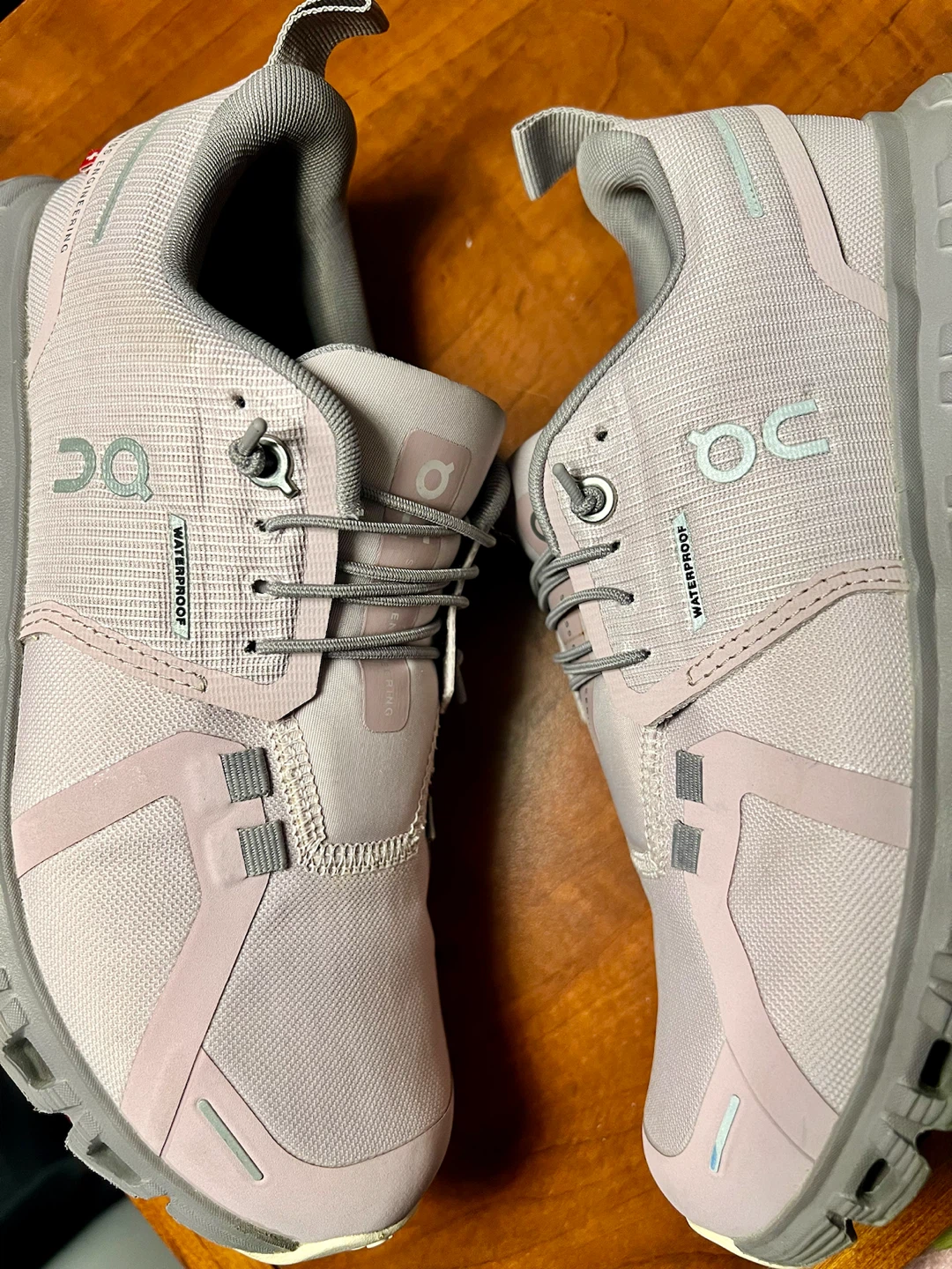 On Cloud Waterproof women’s Running Shoes 5 Rose fossil pink