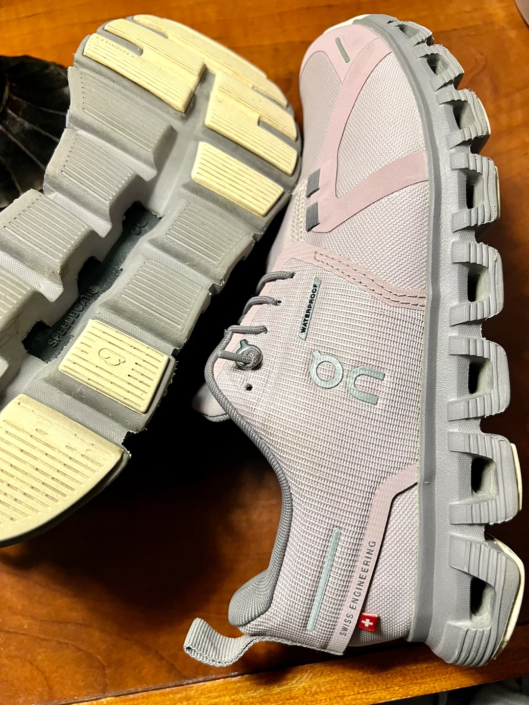 On Cloud Waterproof women’s Running Shoes 5 Rose fossil pink - photo 4