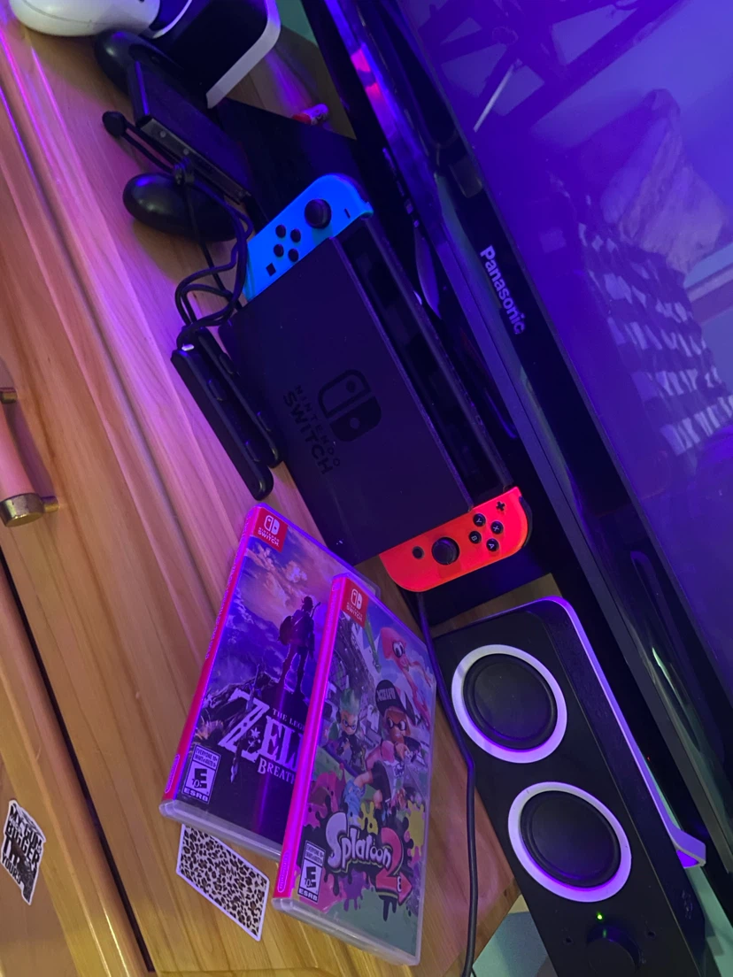 Nintendo Switch + 4 games - photo 2