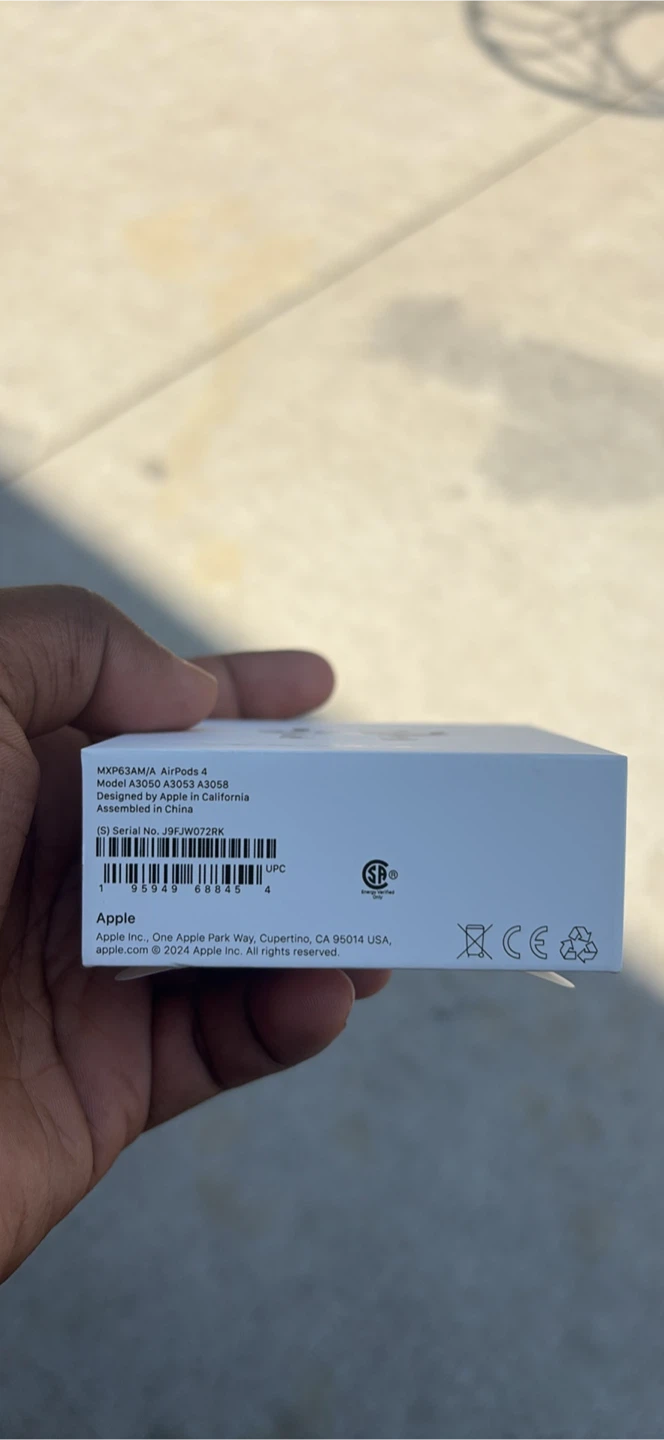 Apple AirPods 4 - photo 2